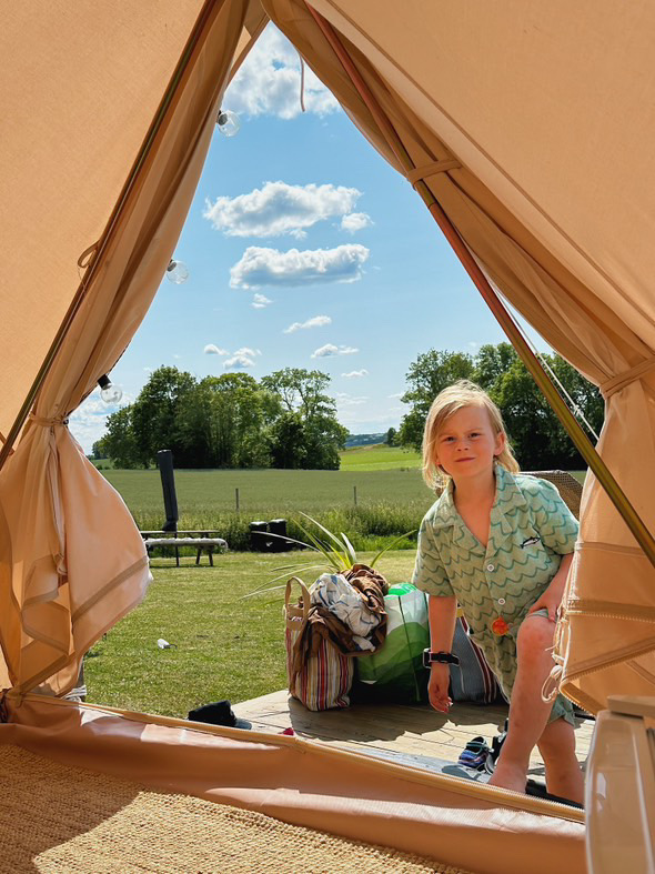 Barn glampar i Berg
