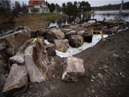 Stenar på kajen i Forsvik