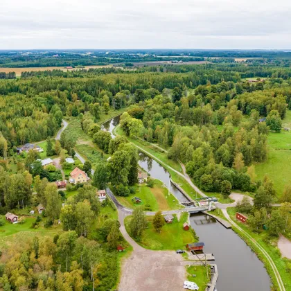 Flygbild över Tåtorps sluss och bro