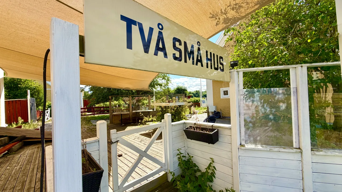 Två Små Hus Utomhus