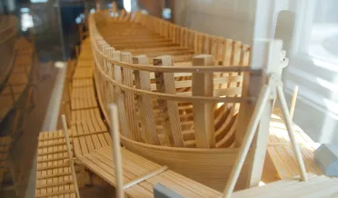 Modell av båtbygge från Sjötorps varv