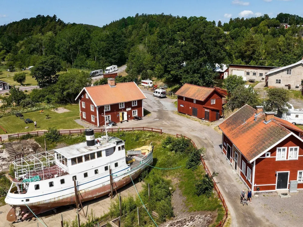Kanalnära elplats (nr 8) max längd 9m