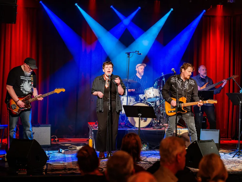 Johan Eklund & Vågen live på Vreta kloster bryggeri
