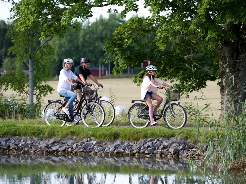 Spa, canal and bike 