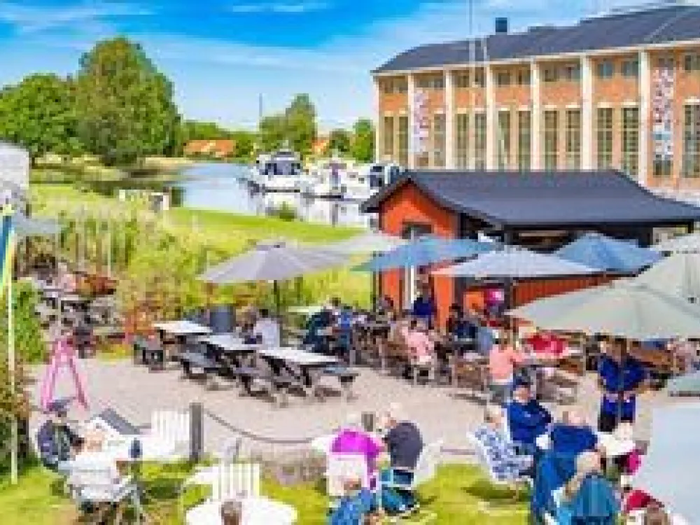 FÖRFEST PÅ MALLBODEN