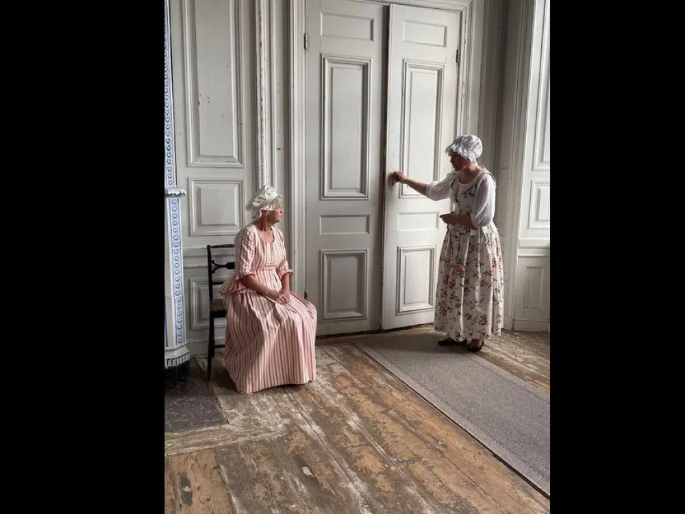 Maids gossip – walking theater in the castle (Swedish only!) at Ljungs Slott