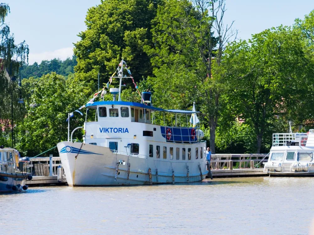 Kanaltur på  Asplången med M/S Viktoria 