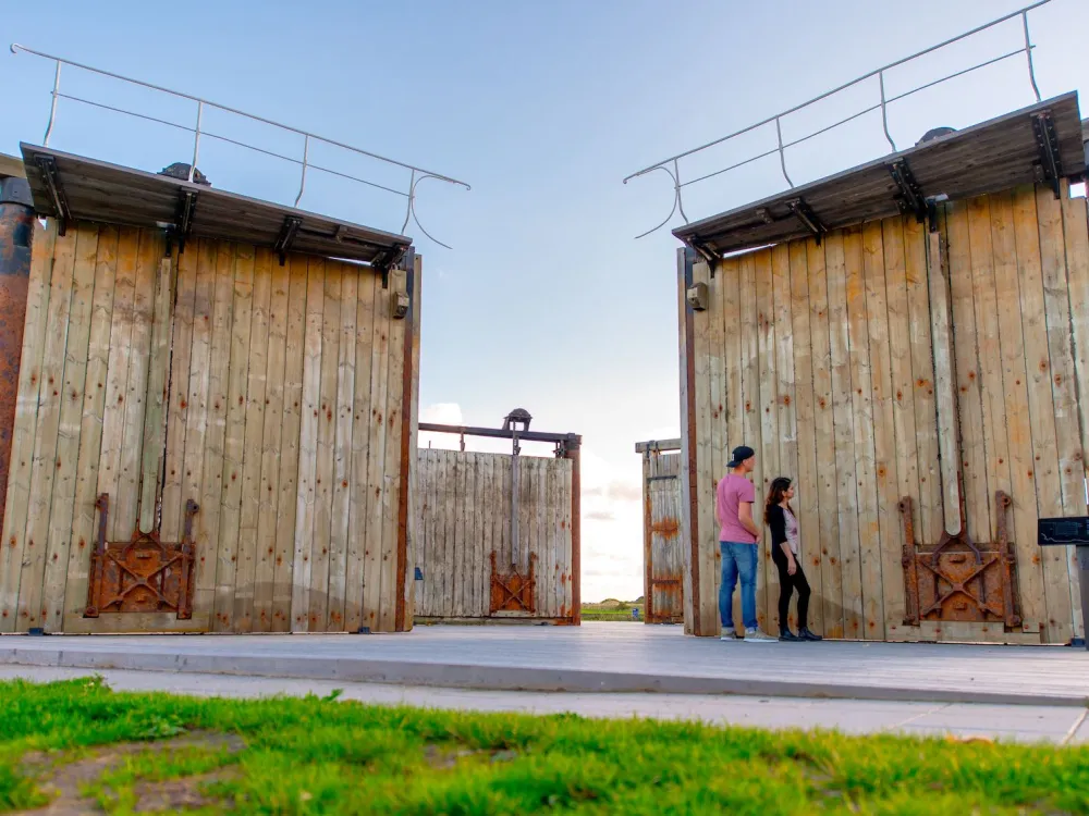 Lock gate exhibition, Berg