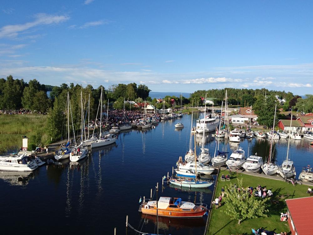 Karlsborgs gästhamn - en myllrande kanalhamn