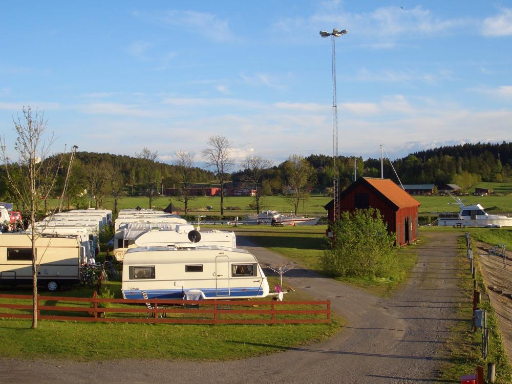 Camping Stellplatz Wohnwagen/Wohnmobil Nr. 18 (mit Strom)