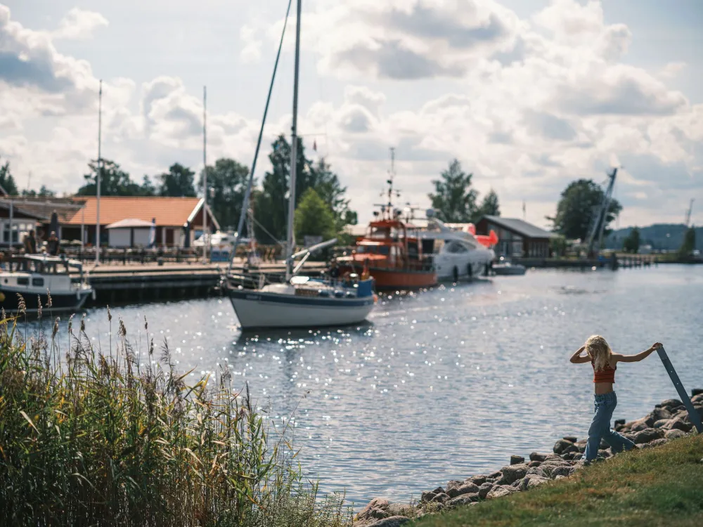 Karlsborgs gästhamn - en myllrande kanalhamn