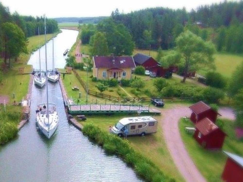 Accommodation by the Göta Canal - Cottages and pitches