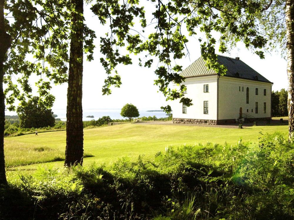 Stiftelsen Övralidss geführte Besichtigung des letzten Wohnhauses des Nobelpreisträgers Verner von Heidenstam