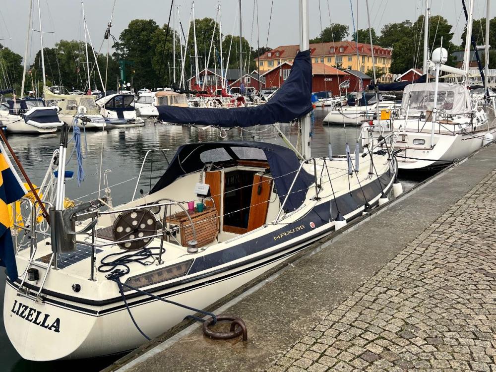 Boat trip with S/Y Lizella on the Göta Canal
