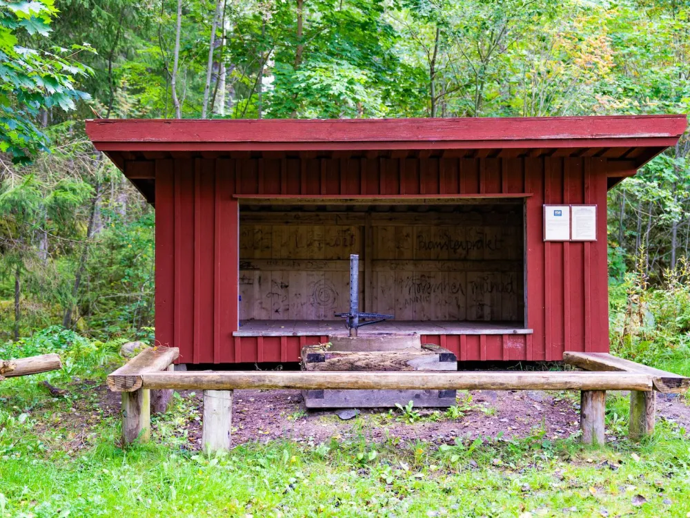 Rest stop with a waterless toilet Smörgåsekröken