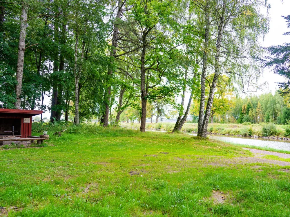 Rest stop with waterless toilet at Täppekröken
