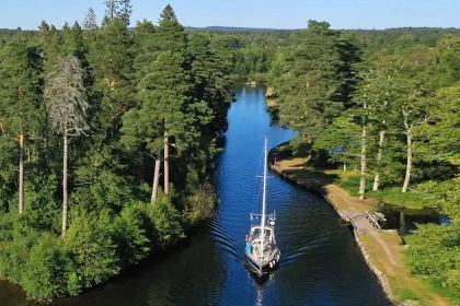 Mit der Segelyacht quer durch Schweden